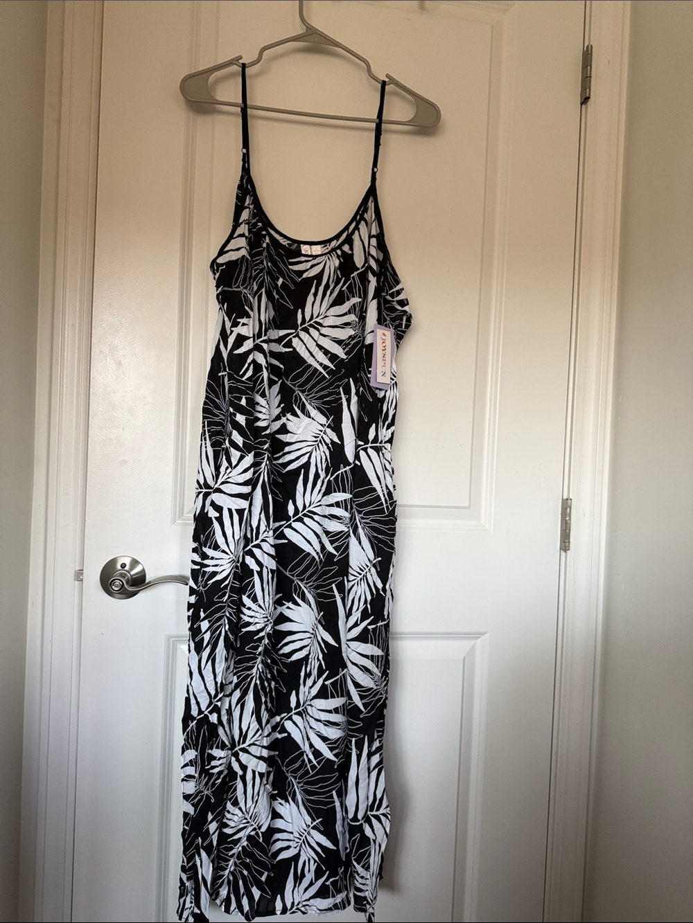 Leaf-Print Black and White Spaghetti-Strap Maxi Dress